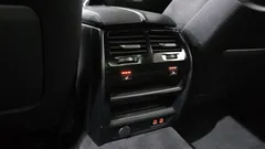 2022 BMW 5-Series 520i M Sport — фото 16