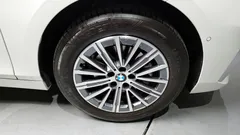 2023 BMW 2-Series 220i Luxury, белый — фото 5