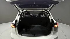 2023 BMW 2-Series 220i Luxury, белый — фото 20