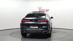 2022 BMW X6 xDrive40i M Sport, серый — фото 4