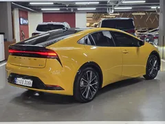 2024 Toyota Prius 2.0 XLE, жёлтый — фото 5
