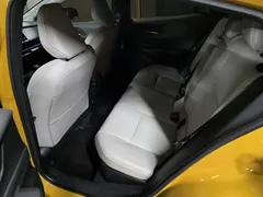 2024 Toyota Prius 2.0 XLE, жёлтый — фото 8