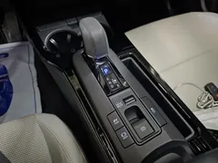 2024 Toyota Prius 2.0 XLE, жёлтый — фото 20