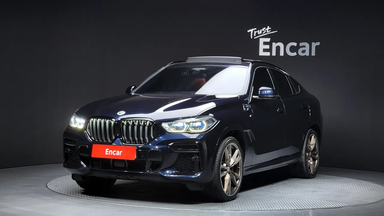 2023 BMW X6 M50i