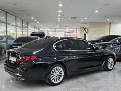 2022 BMW 5-Series 523d xDrive Luxury — фото 3