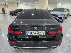 2022 BMW 5-Series 523d xDrive Luxury — фото 4