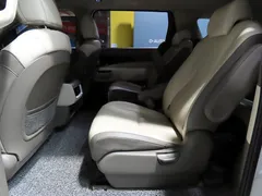 2023 Kia Carnival Diesel 9-Seater Prestige — фото 16
