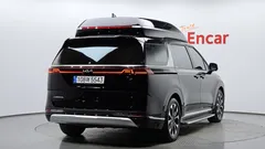 2023 Kia Carnival Diesel 7-Seater Hi-Limousine — фото 2