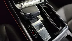 2021 Audi Q7 45 TDI Quattro Premium, чёрный — фото 9