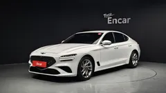 2021 Genesis G70 Gasoline 2.0T 2WD, белый — фото 1