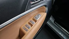 2021 Genesis G70 Gasoline 2.0T 2WD, белый — фото 13