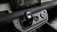 2022 Land Rover Defender 90 D250 S — фото 9