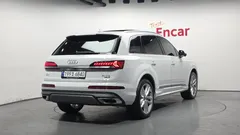 2023 Audi Q7 45 TDI Quattro Premium — фото 2