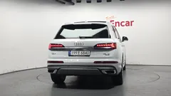 2023 Audi Q7 45 TDI Quattro Premium — фото 4