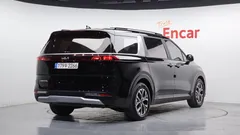 2022 Kia Carnival Diesel 9-Seater Prestige — фото 2