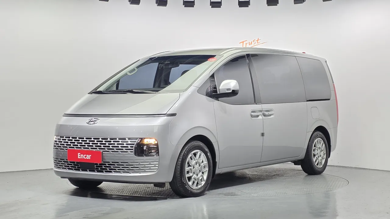 2023 Hyundai Staria 4WD Tourer 11-Seater