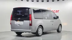 2023 Hyundai Staria 4WD Tourer 11-Seater — фото 2
