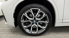 2022 BMW X1 xDrive 20i M Sport, белый — фото 5