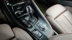 2022 BMW X1 xDrive 20i M Sport, белый — фото 9