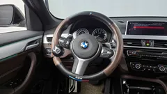 2022 BMW X1 xDrive 20i M Sport, белый — фото 13