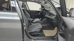 2021 BMW 2-Series Advantage, серый — фото 11