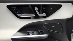 2022 Mercedes-Benz C-Class C300 AMG Line, белый — фото 17