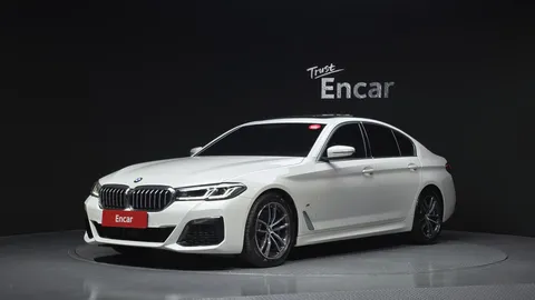 2022 BMW 5-Series 520i M Sport