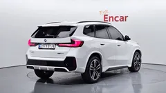2023 BMW X1 sDrive 20i M Sport, белый — фото 2
