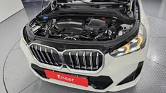 2023 BMW X1 sDrive 20i M Sport, белый — фото 6