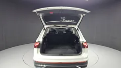 2023 Volkswagen Tiguan 2.0 TSI Prestige, белый — фото 20