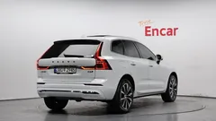 2022 Volvo XC60 B6 Inscirtion — фото 2