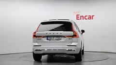 2022 Volvo XC60 B6 Inscirtion — фото 4
