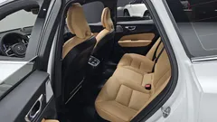 2022 Volvo XC60 B6 Inscirtion — фото 12
