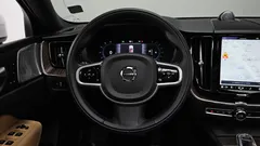 2022 Volvo XC60 B6 Inscirtion — фото 13