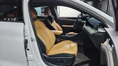 2023 Kia K5 Signature, белый — фото 10