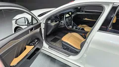 2023 Kia K5 Signature, белый — фото 11