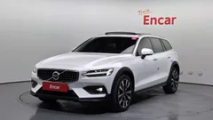 2023 Volvo V60 B5 Ultimate AWD — фото 1