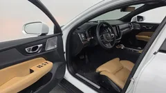 2023 Volvo V60 B5 Ultimate AWD — фото 10