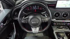 2023 Kia Stinger 2.5 AWD Masters ACRO EDITION, белый — фото 18