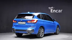 2022 BMW X1 xDrive 20i M Sport, синий — фото 2