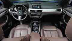 2022 BMW X1 xDrive 20i M Sport, синий — фото 7