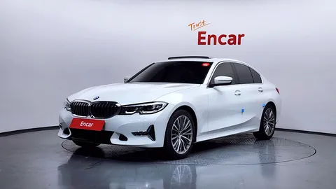 2022 BMW 3-Series 320i Luxury