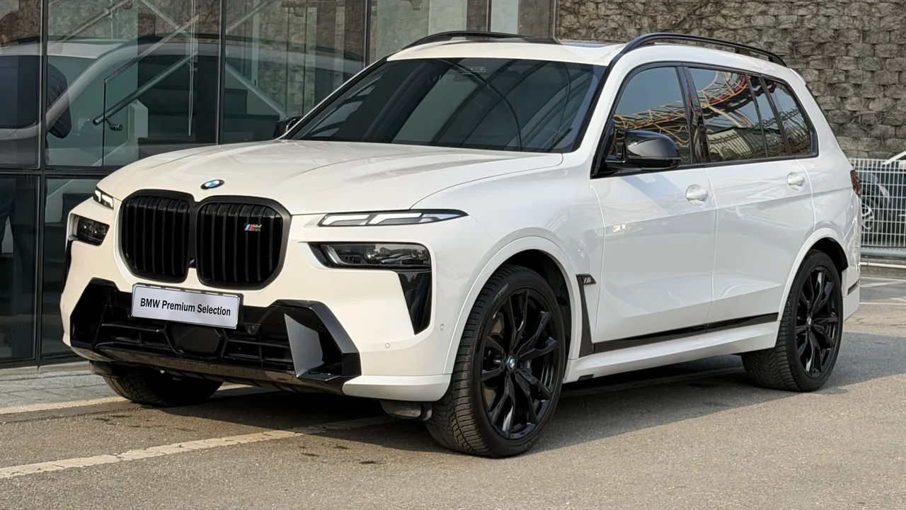 2024 BMW X7 M60i xDrive M sport 6STR