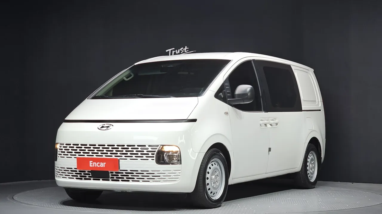 2023 Hyundai Staria Cargo 5-Seater