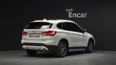 2021 BMW X1 xDrive 20i xLine, белый — фото 2