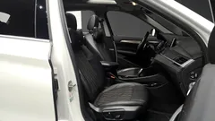 2021 BMW X1 xDrive 20i xLine, белый — фото 10