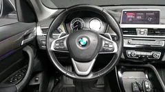2021 BMW X1 xDrive 20i xLine, белый — фото 17
