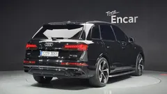 2022 Audi Q7 55 TFSI Quattro Premium, чёрный — фото 2