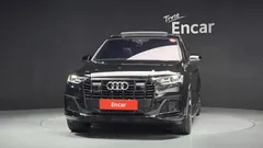 2022 Audi Q7 55 TFSI Quattro Premium, чёрный — фото 3
