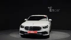 2022 Mercedes-Benz E-Class E300e 4MATIC Exclusive — фото 3
